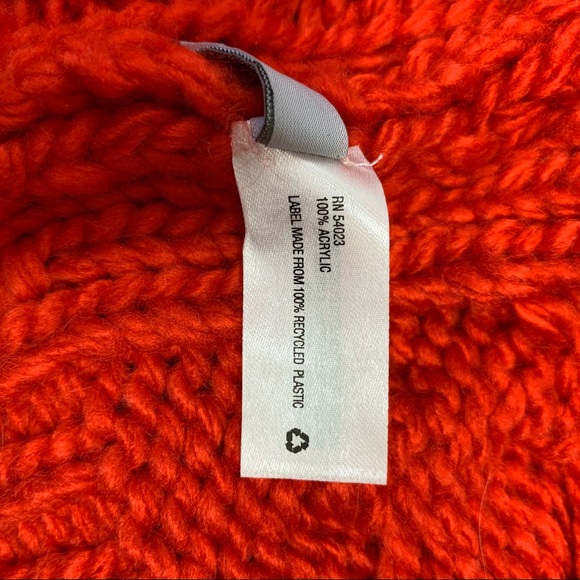 Gap | Red Cable Knit Sweater Circle Infinity Scarf - Picture 5 of 6